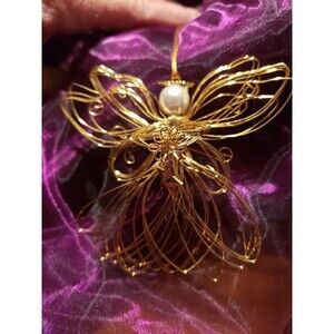 Delicate Golden Wire Work Angel. Avon 1997 Collection. New In Box